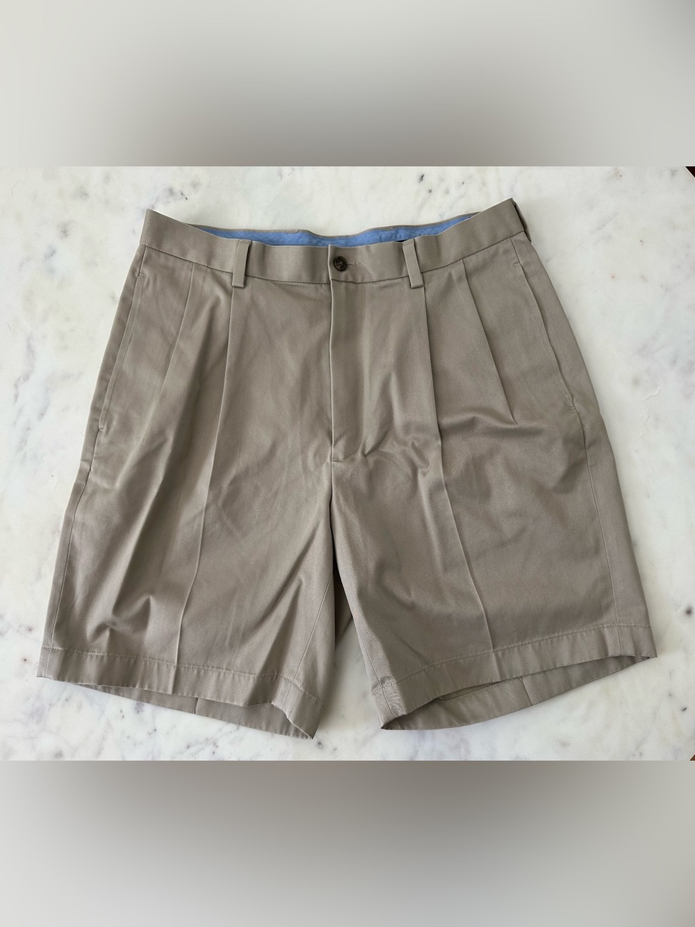 Men's Brooks Brothers Light Weight Advantage Chino Shorts Size 33 Khaki Pleated